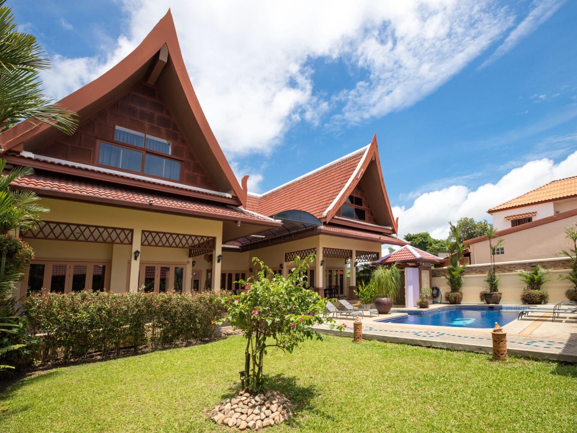 villa-felicity-garden-propertiesbig-villa-for-sale-in-rawai33jpg